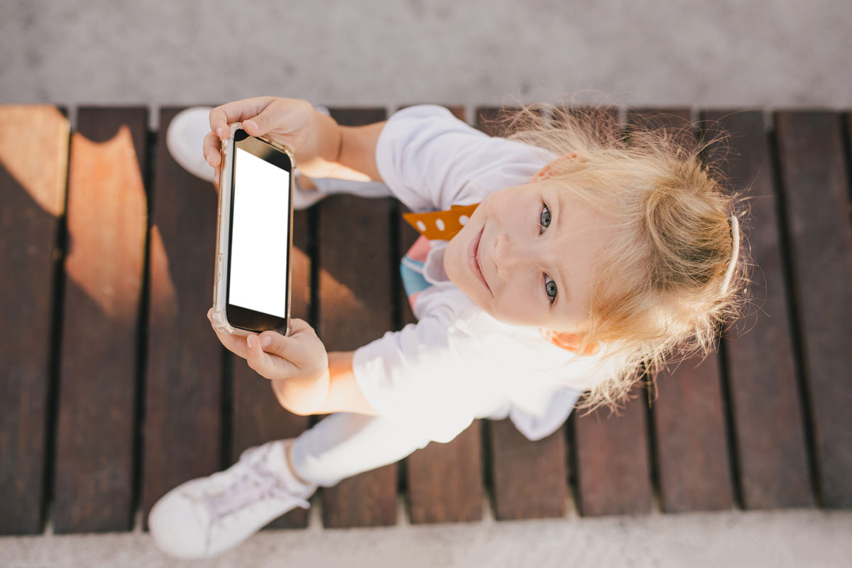 Jak vybrat první mobilní telefon pro dítě? Zkuste repasovaný a ušetřete až polovinu