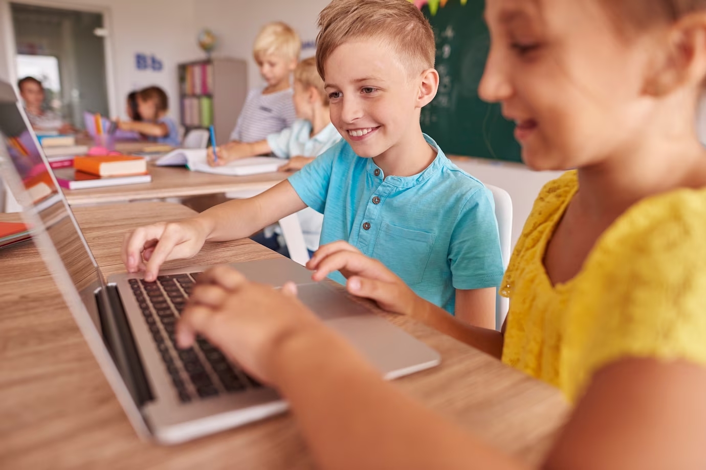 Jak vybrat nejlepší notebook pro studenty: Repasované seženete i „za pár kaček“