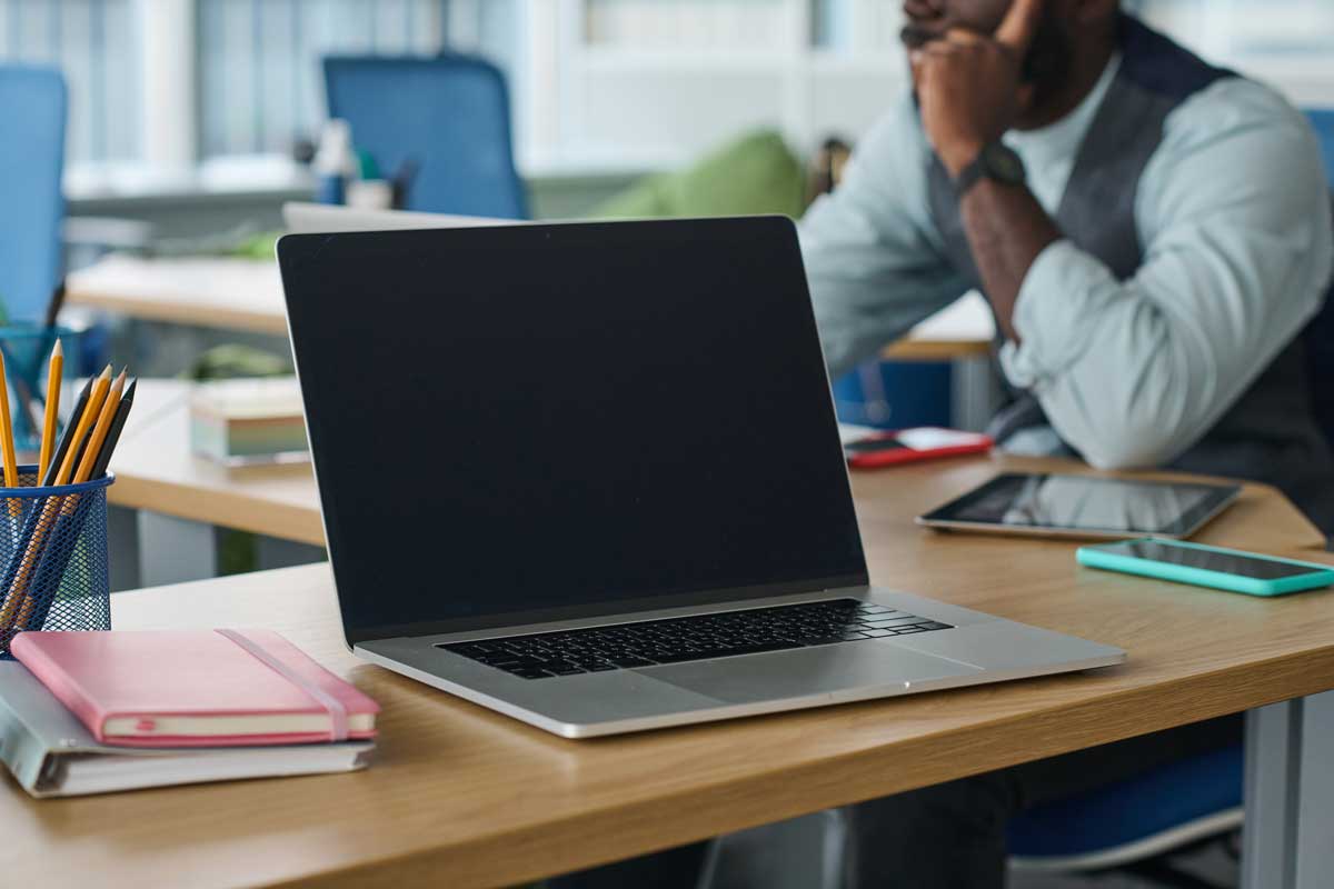 Notebook pro studenty na stole