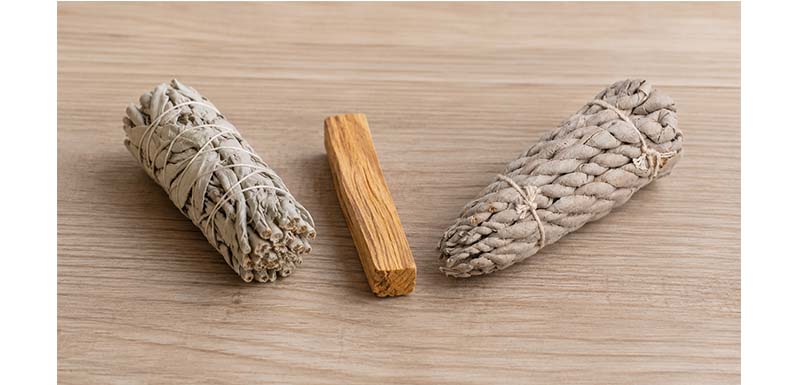 bílá šalvěj palo santo dhupaya