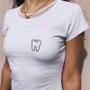 Tričko s ruční výšivkou zubu Glance dámské (Velikost XXL), bílé, originál, gramáž, zub, černá, bílá, T-shirt z ręcznie haftowanym zębem Spojrzenie damski (rozmiar XXL), biały, oryginalny, gramatura, ząb, czarny, biały