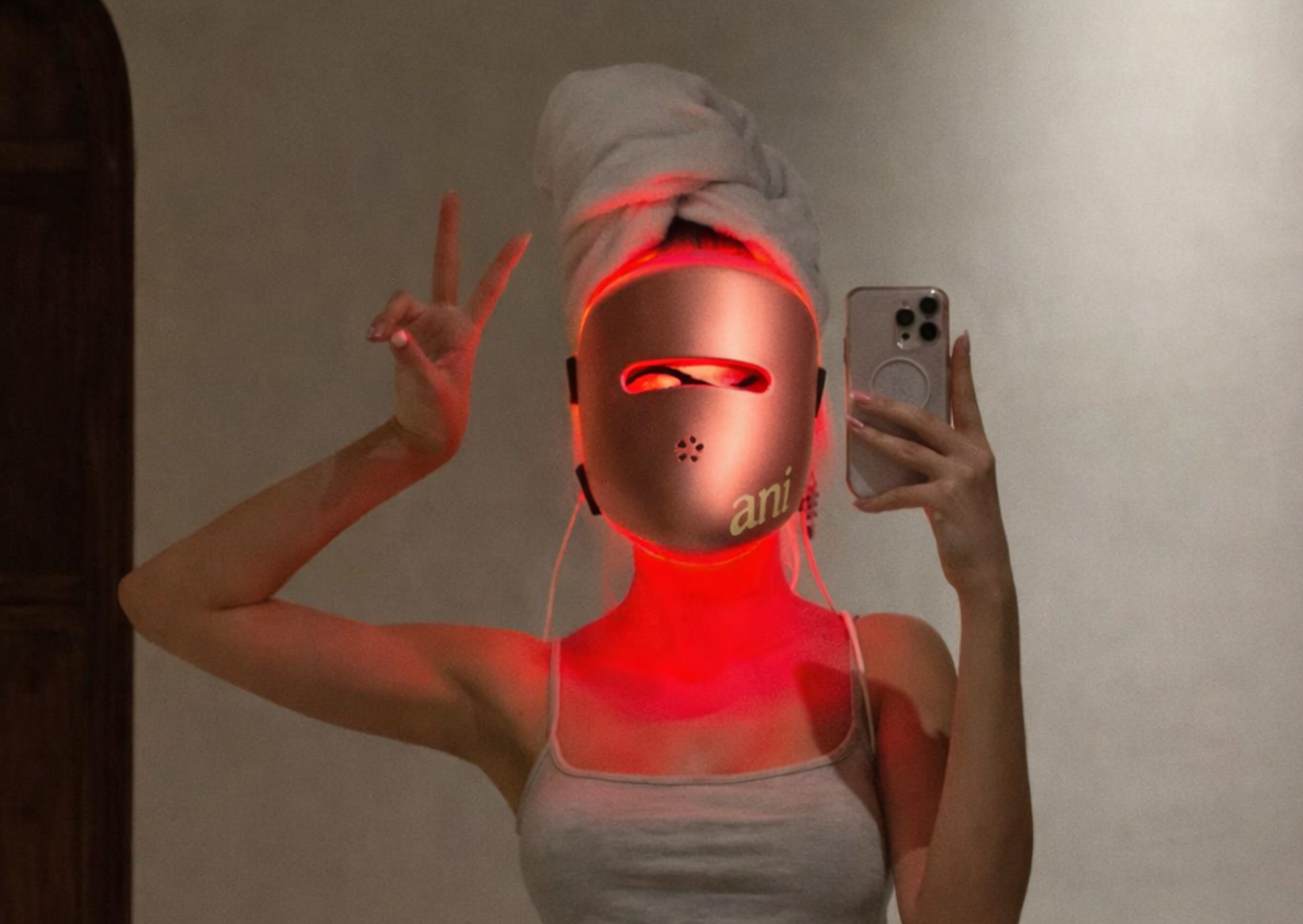 Jak LED světlo působí na pleť: průvodce světelnými režimy