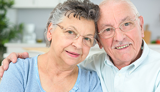 Inkontinence bez ostychu: Jak si vybrat správnou pomůcku a získat zpět jistotu v životě