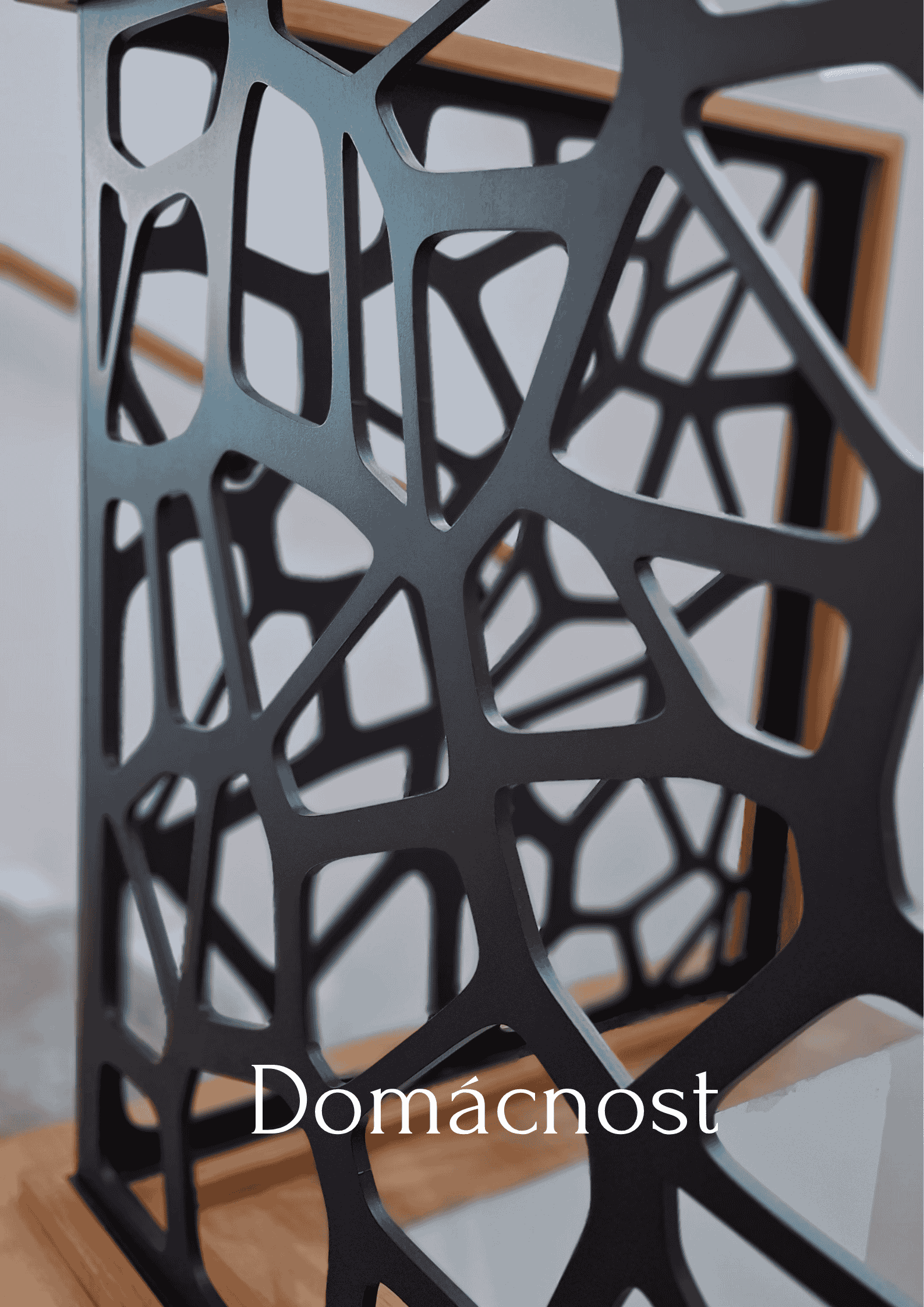 Designové kovové zábradlí s organickým vzorem – stylová součást moderní domácnosti od INKOL.cz