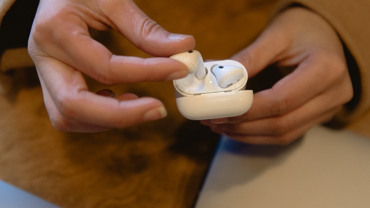Ako zdieľať svoje audio s inými ľuďmi? Stačí na AirPods urobiť túto vec