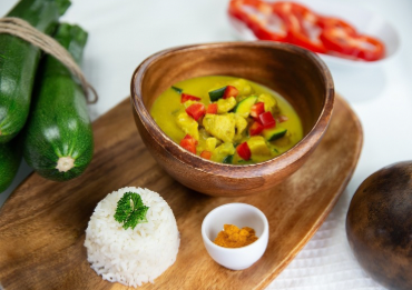 Kokosové kuřecí curry s cuketou
