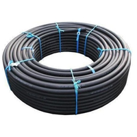 PE tvarovky a černá trubka na vodu