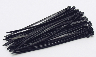 Z Viazací pásik 3,6x140mm čierny