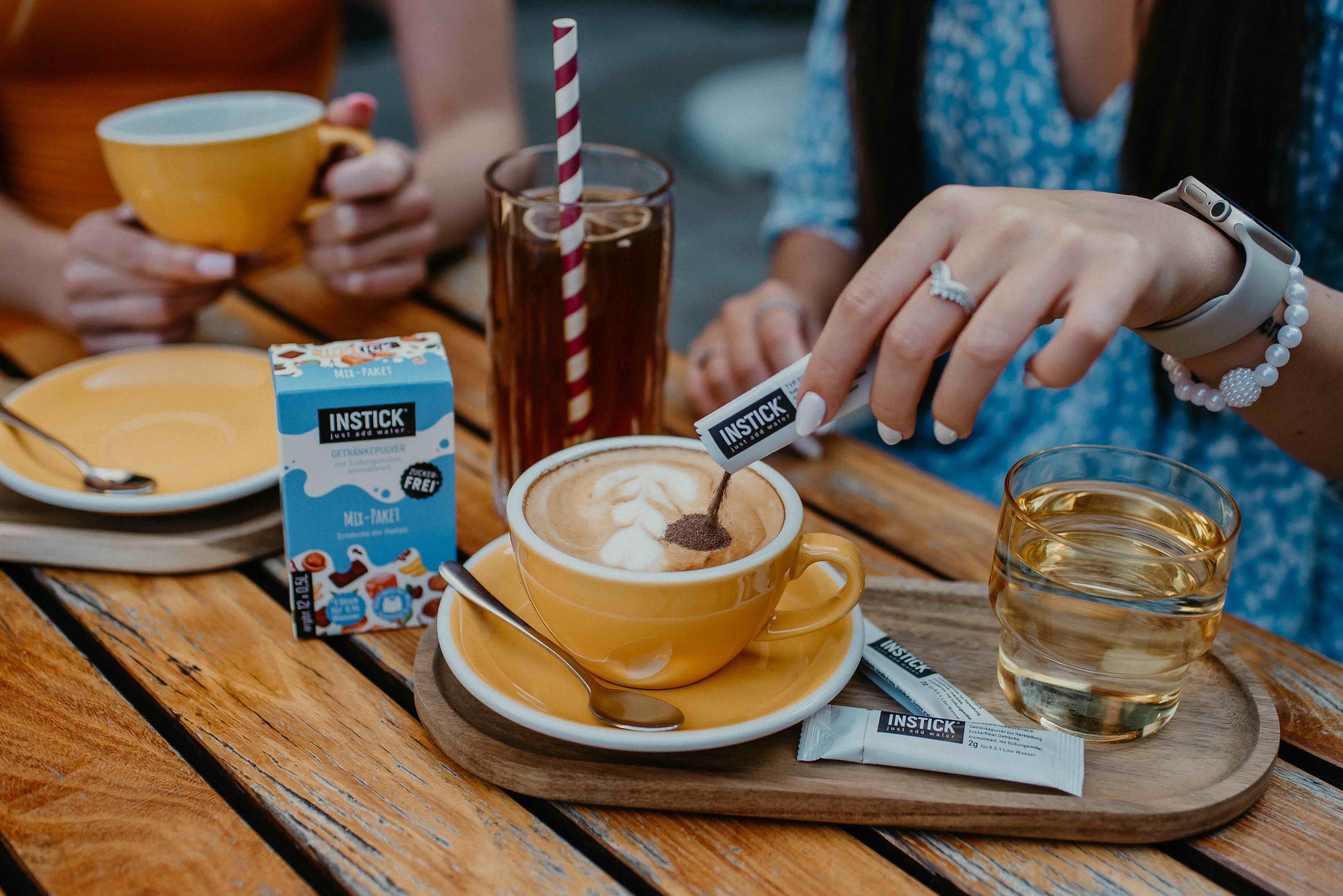 INSTICK v káve