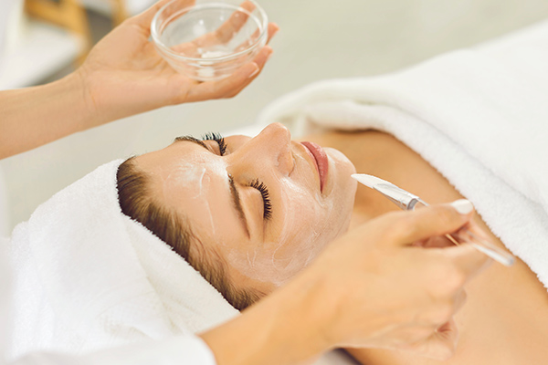 PEELINGOVÉ ošetření | Institut Esthederm