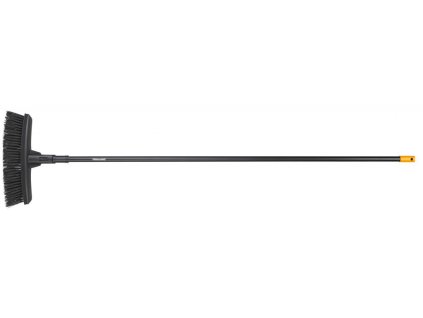 zmeták / metla univerzálna Solid M čierna Fiskars 1025921
