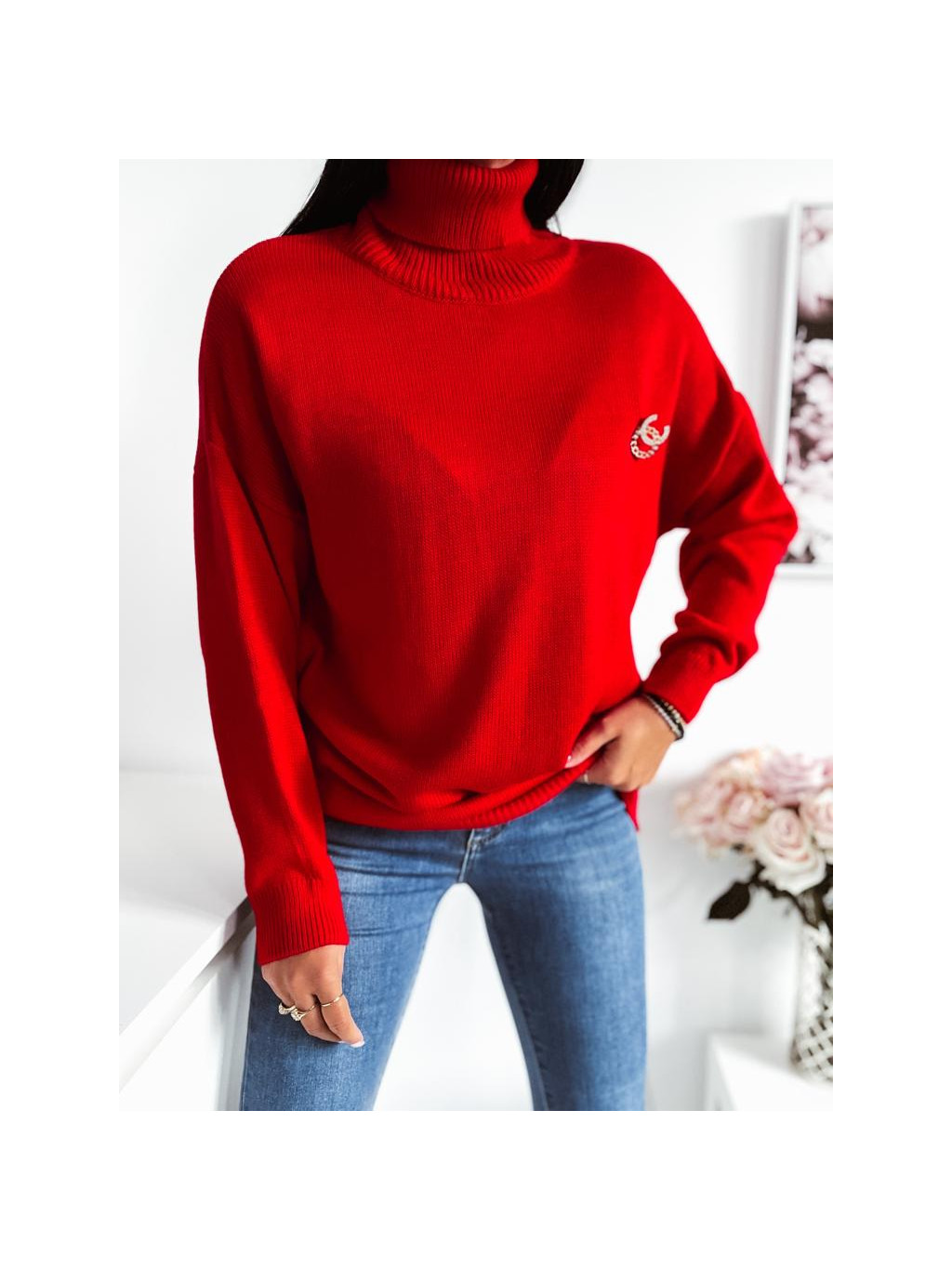 Rolákový sveter s brošňou Jolinna - červený - InStyle shop s.r.o.