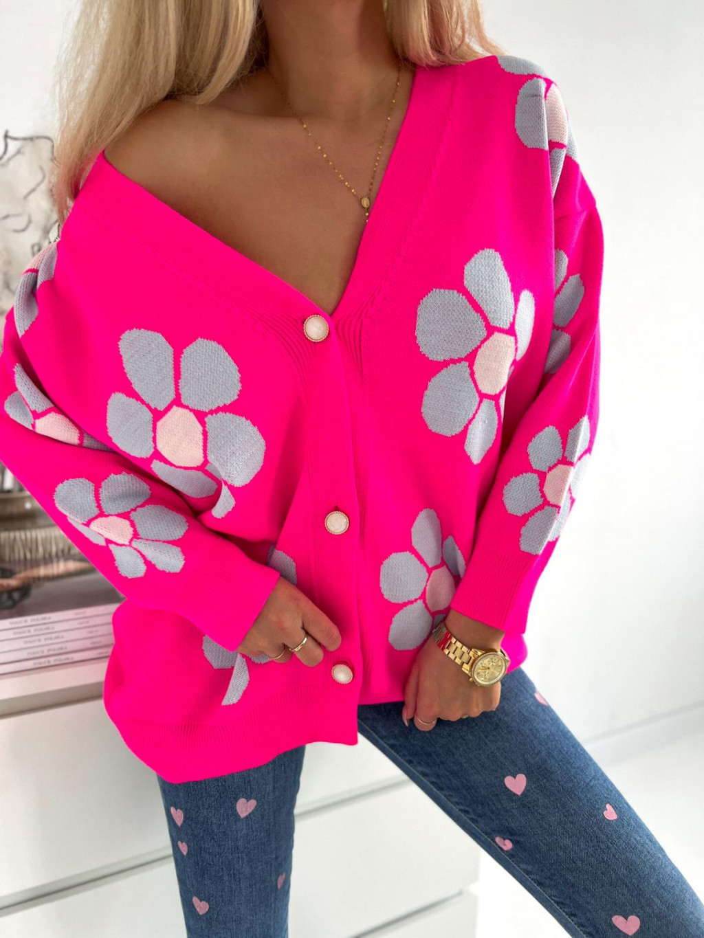 Kvetovaný sveter na gombíky Misty - ružový magenta