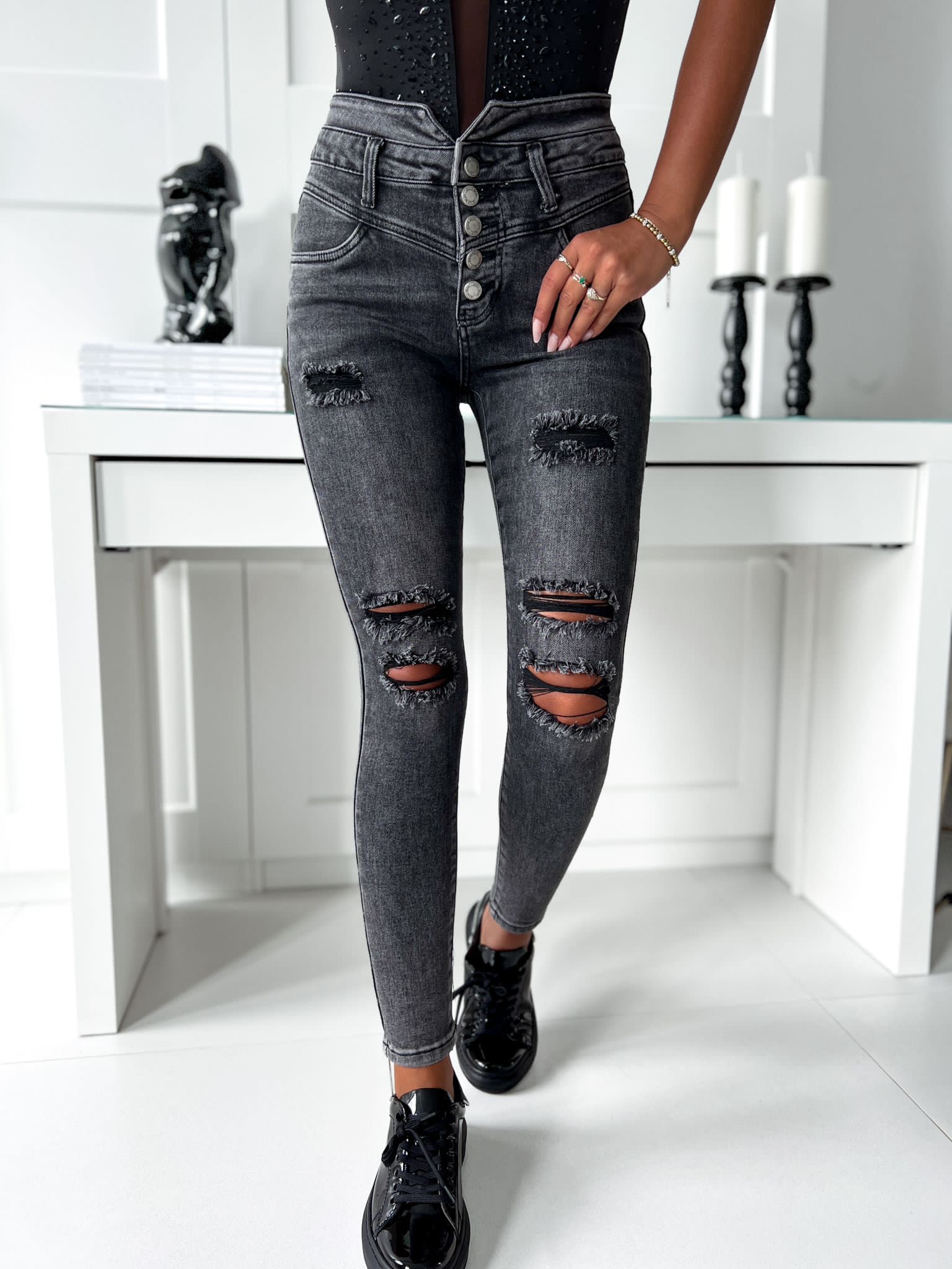 Potrhané elastické rifle M.Sara – sivo čierne Veľkosť: XL