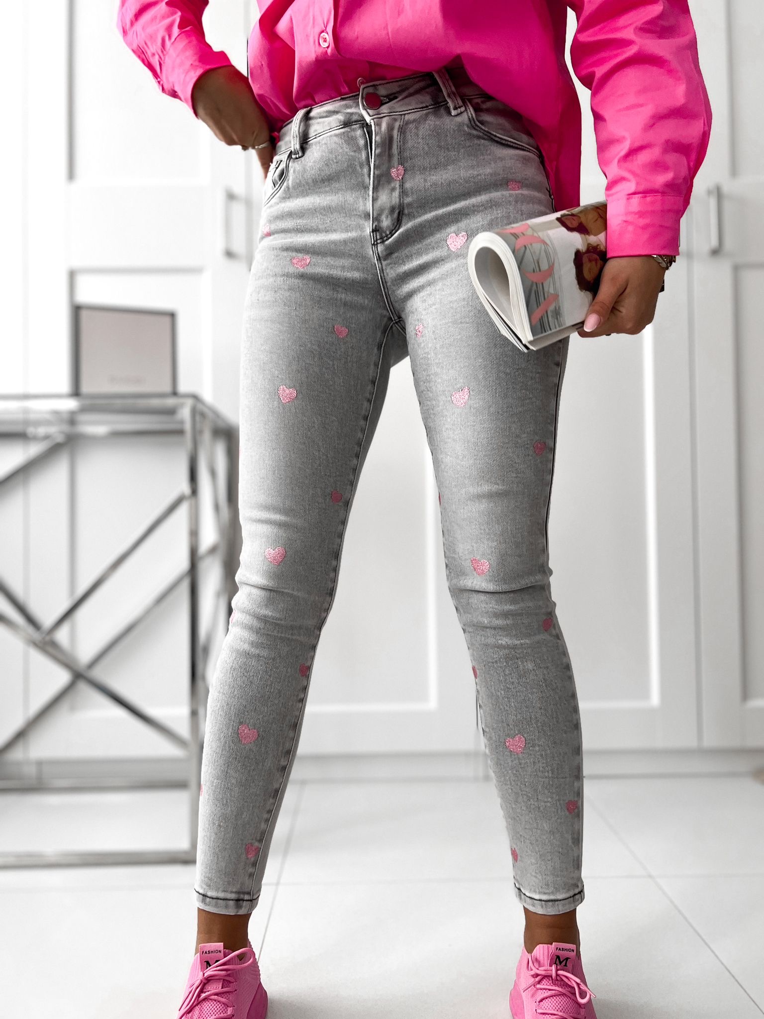 Elastické rifle so srdiečkami – sivé Veľkosť: 32