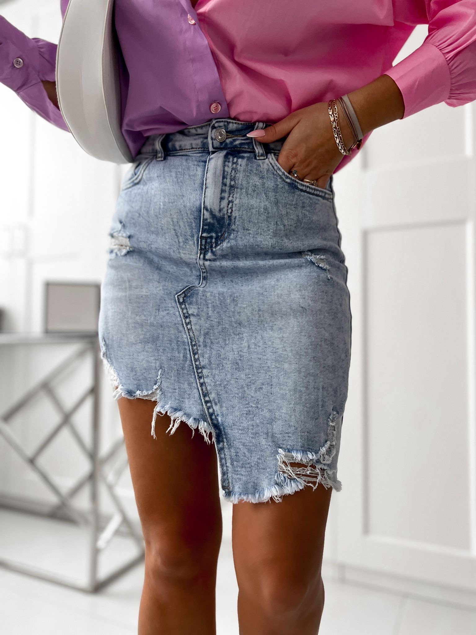 Potrhaná rifľová sukňa Erlin – modrá Veľkosť: XL