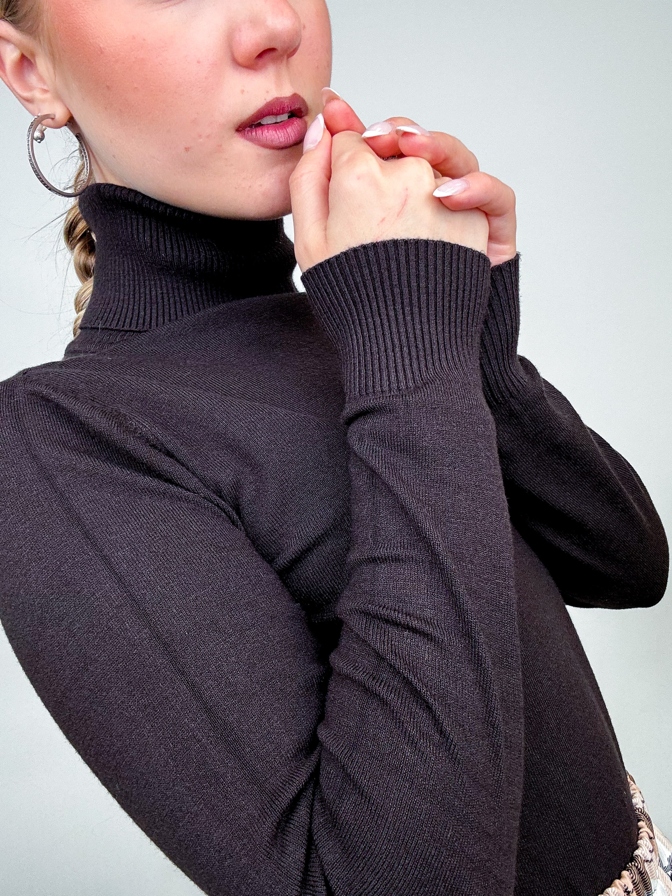 Hladký basic rolák Benna – tmavo hnedý Veľkosť: Univerzálna