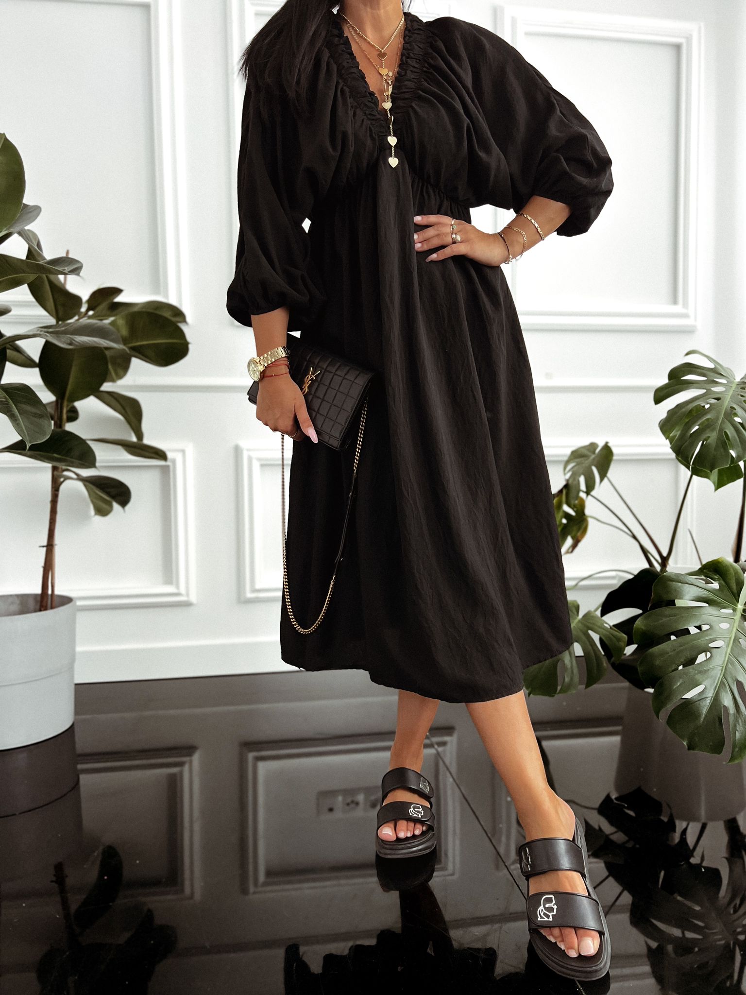 Voľné midi šaty Selma – čierne Veľkosť: Univerzálna