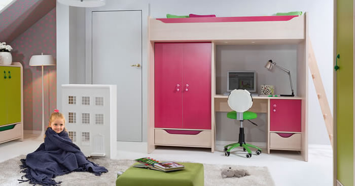 Malý dětský pokoj? Pak jedině multifunkční patrovou postel...