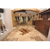Rustikální dlažba do interiéru z travertinu