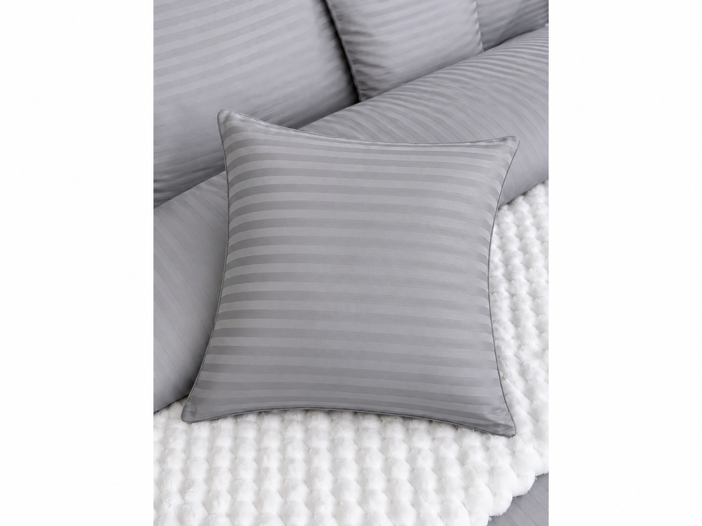 Detail sivej damaskovej bavlny Premium s gramazou 140 g m2