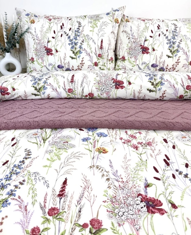 Minimalistická jarná spálňa