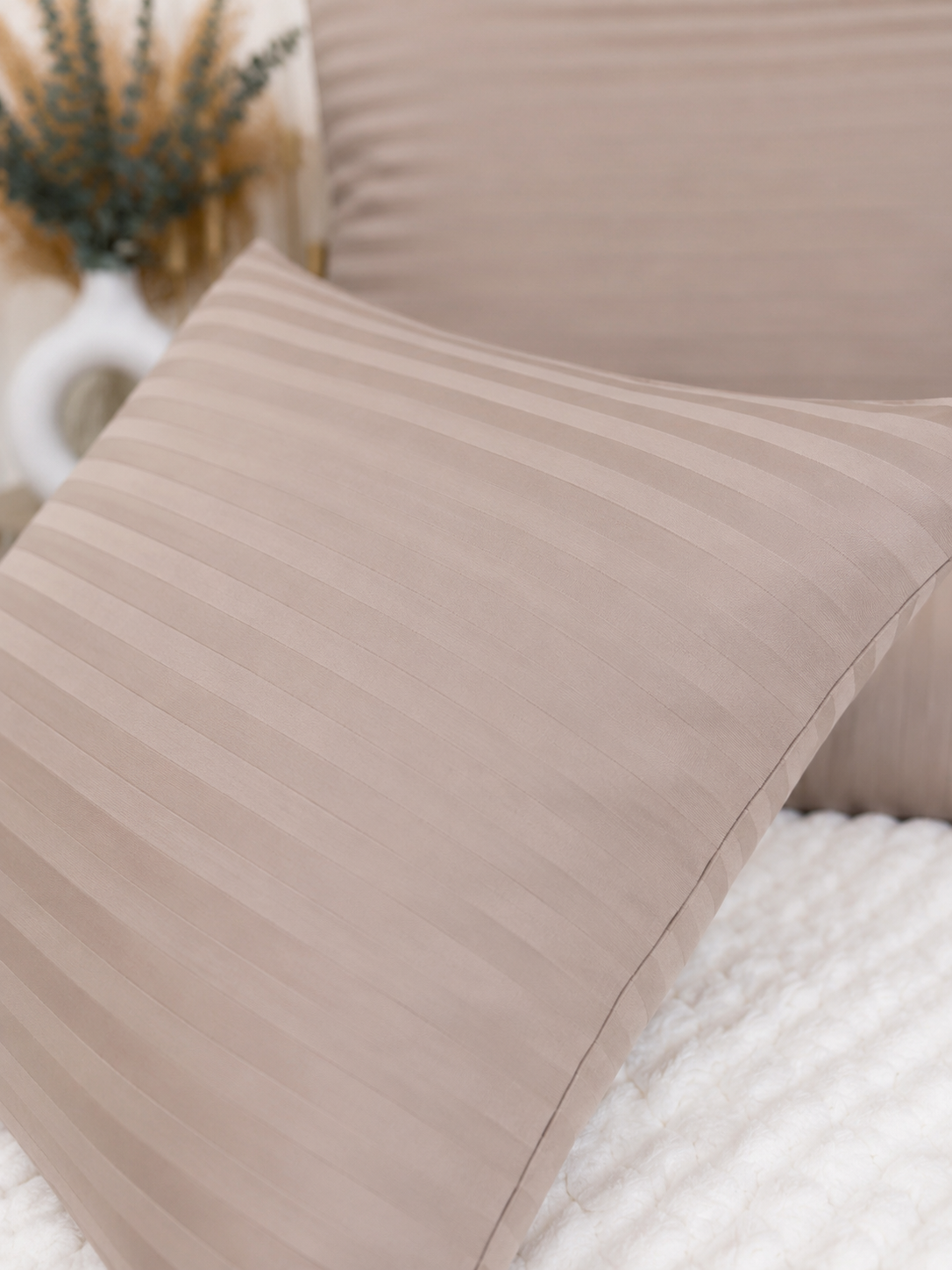 Detail béžovej damaškovej bavlny Premium 140 g m2