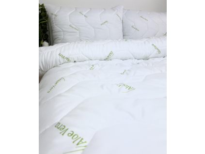 Celoročný set francúzska perina 200x220 cm + 2x vankúš 70x90 cm Aloe Vera Green