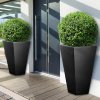 Květináč Capri - antracit v exteriéru