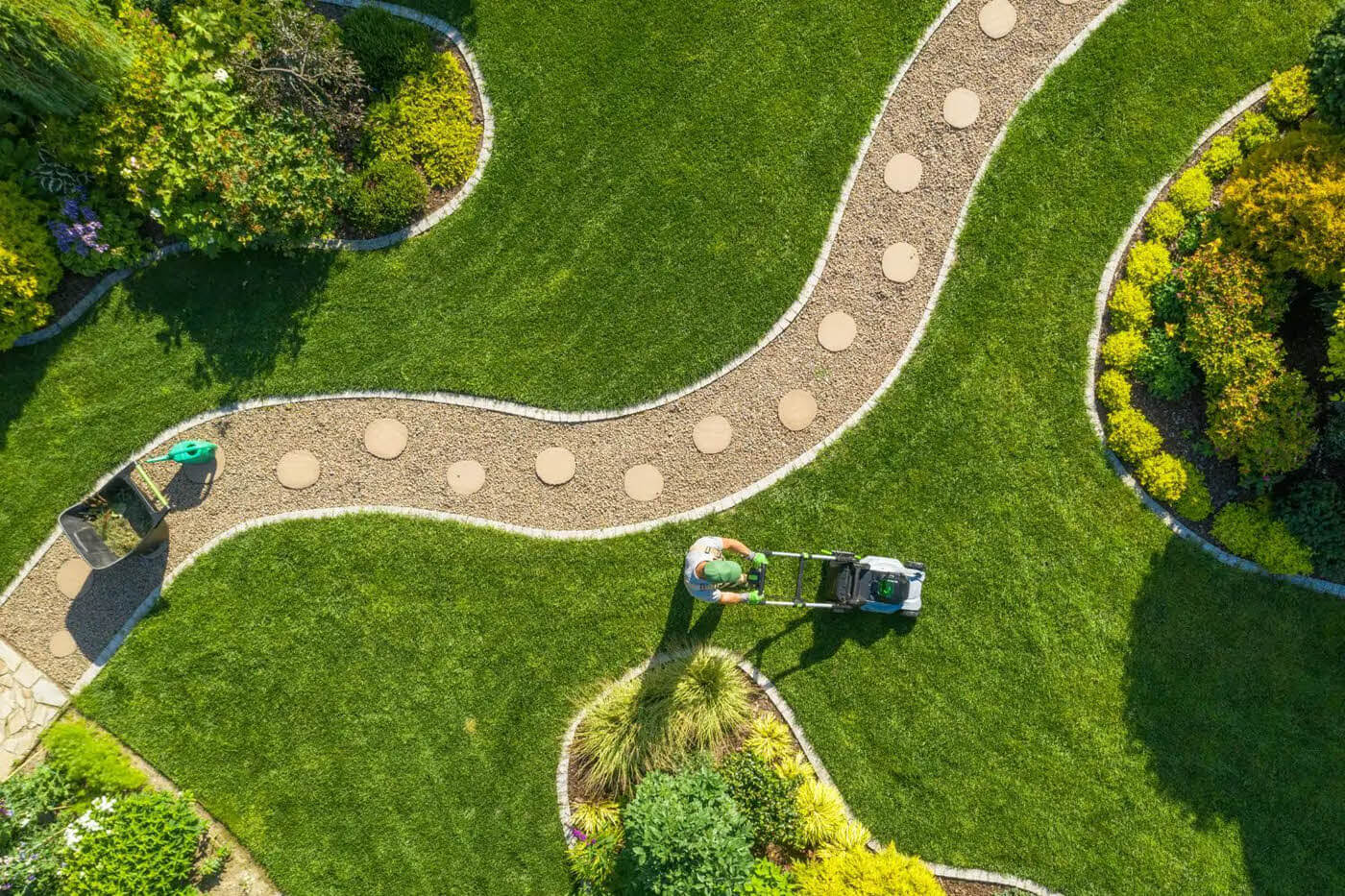 Ako vytvoriť záhradný chodník? Praktický postup krok za krokom