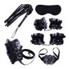 BDSM sada s krajkovými detaily - 6 set  Dostupné v černé nebo bílé barvě