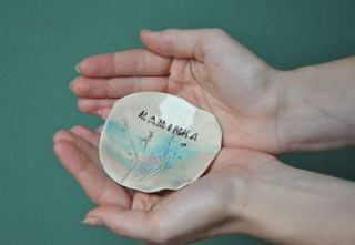 Náš výrobok týždňa je tu opäť! ✨ miska MINI-MAMINKA. A ako vždy, je maximálne praktická: 🧼 na voňavé mydielko, 🍬 na sladké...