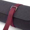 915a yoga yogamatten tragegurt aubergine close up