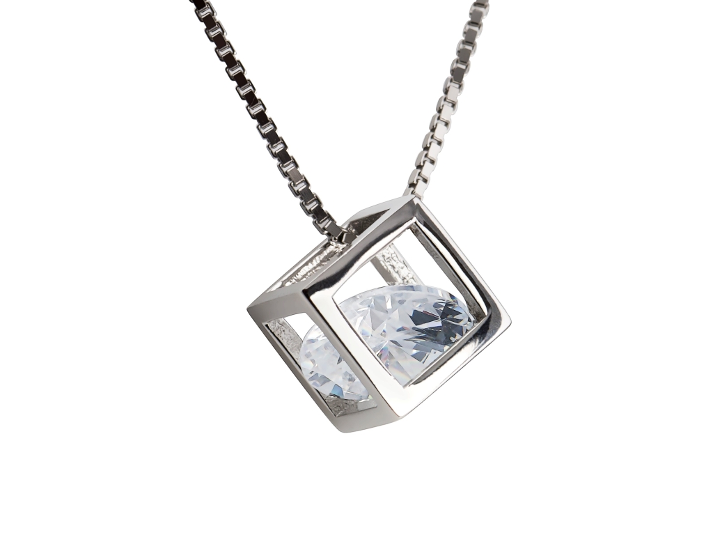 Levně Linda's Jewelry Stříbrný řetízek s přívěskem a zirkonem Cube INH024