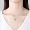 stribrny-nahrdelnik-green-crystal-ag-925-1000-modelka