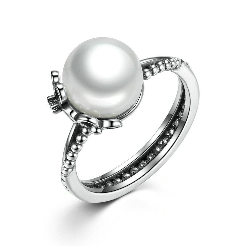 E-shop Linda's Jewelry Strieborný prsteň Perla s kvietkami Ag 925/1000 IPR015-8