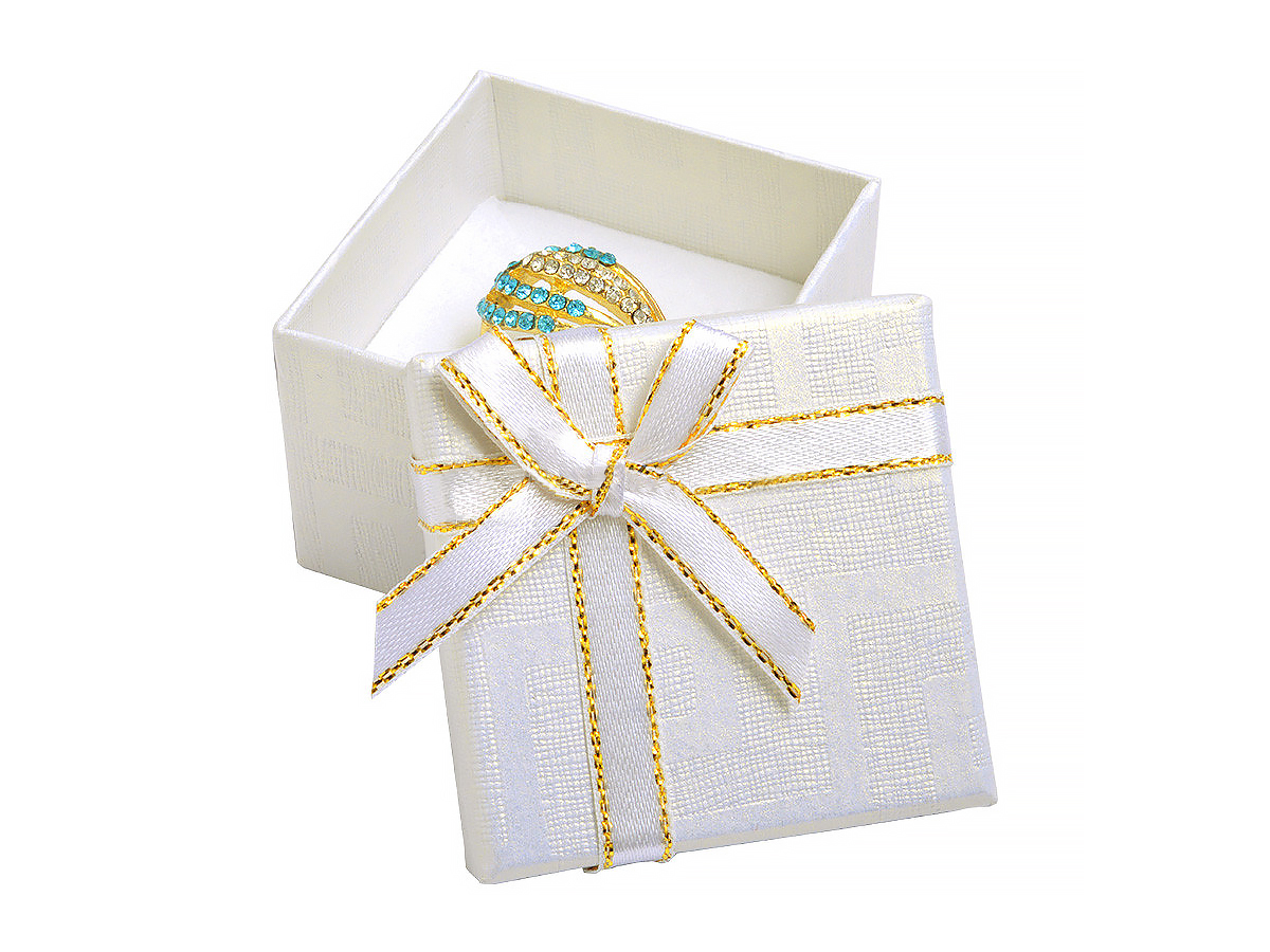 E-shop JKBOX Biela papierová krabička s mašľou so zlatým okrajom na prsteň alebo náušnice IK011