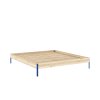 Dřevěná postel CORE 180x200 cm přírodní modré nohy
