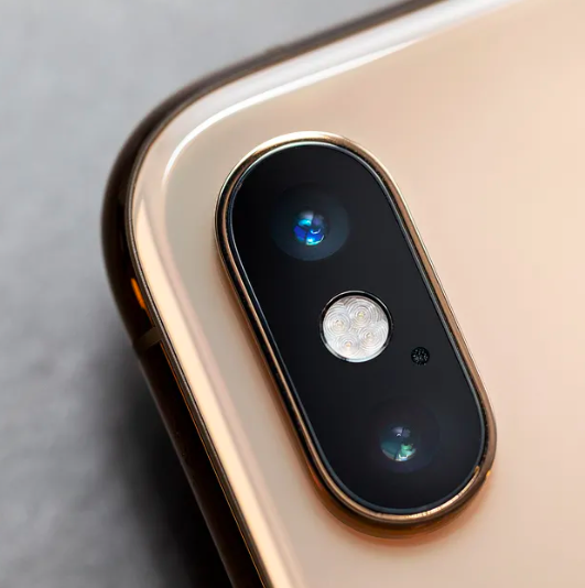 Vánoce 2023 a iPhone Xs: Výkonný a stylový telefon s OLED displejem