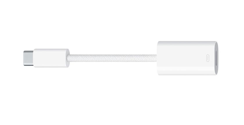 Po představení iPhonu 15 začala společnost Apple prodávat adaptér USB-C-Lightning za 29 dolarů