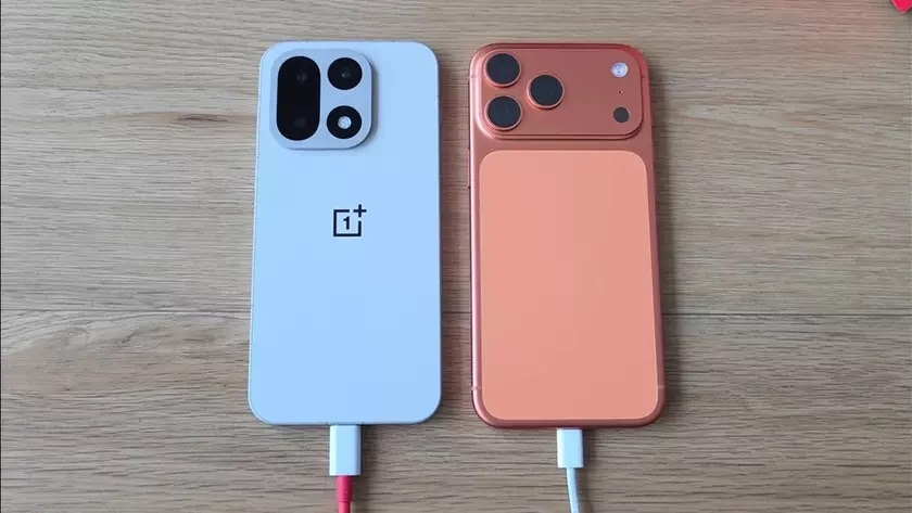 Flagman Apple i zde podlehl Číňanům: iPhone 17 Pro Max se nabíjí dvakrát pomaleji než OnePlus 15 při výrazně menší kapacitě baterie