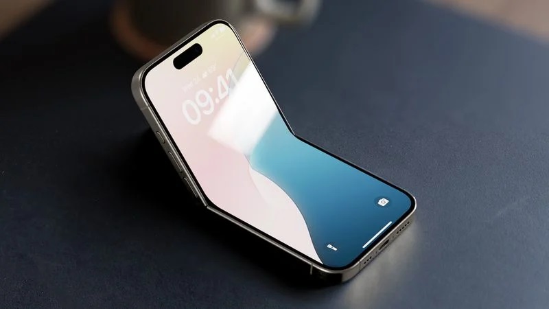 Skládací iPhone společnosti Apple z roku 2026 by mohl oživit stagnující trh