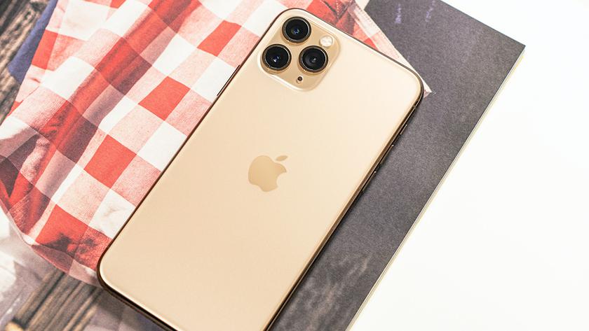 Apple upustí od zlaté a fialové barvy iPhonu 15 Pro