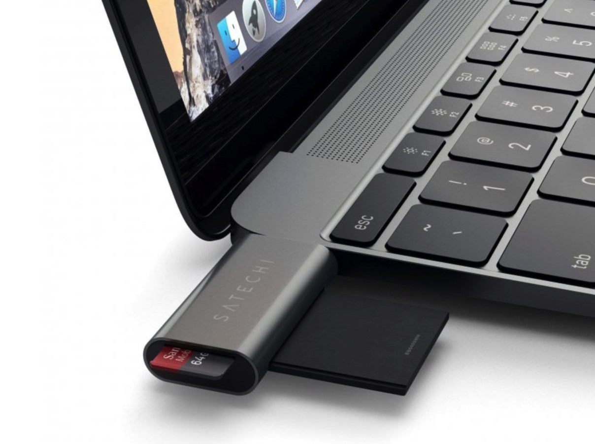 Čtečka SD karet není přežitek. Z foťáku do počítače Mac mnohdy jinak soubory nedostanete