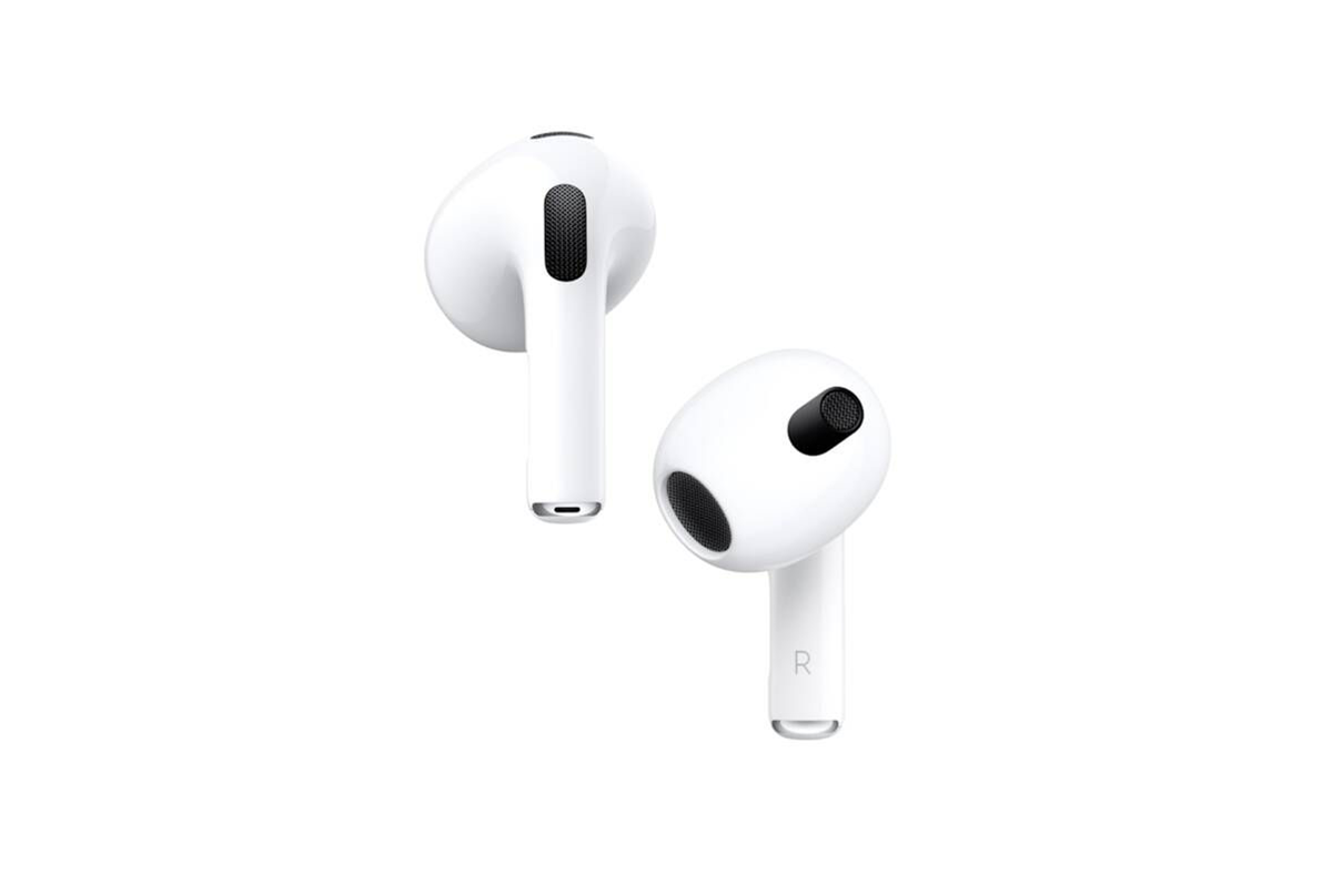 AirPods 3 cena je odhalena. Jaká sluchátka jsou a čím zaujmou?