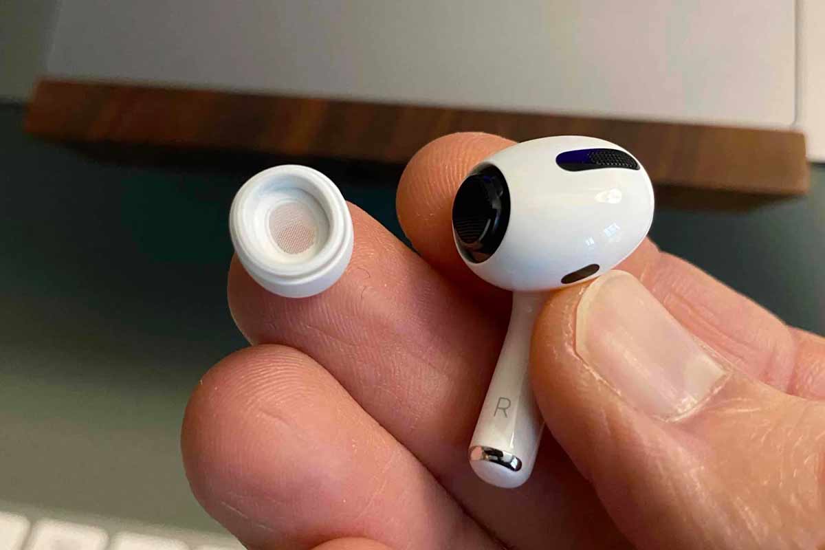 Jak vyměnit špunty v AirPods a provést test uchycení