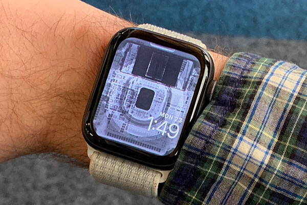 Apple Watch tapeta prozradí, co se skrývá uvnitř hodinek