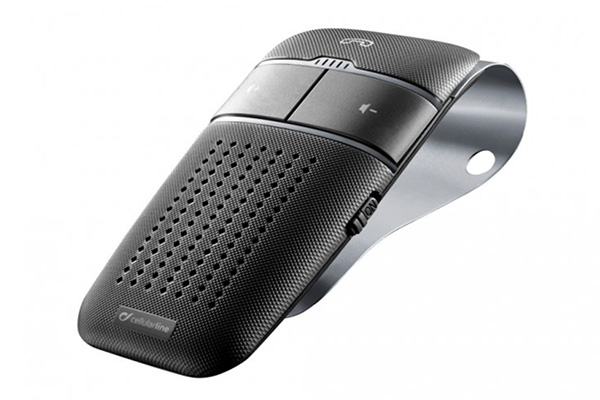 Bluetooth handsfree do auta je záchranou, vyhnete se nehodě i pokutám