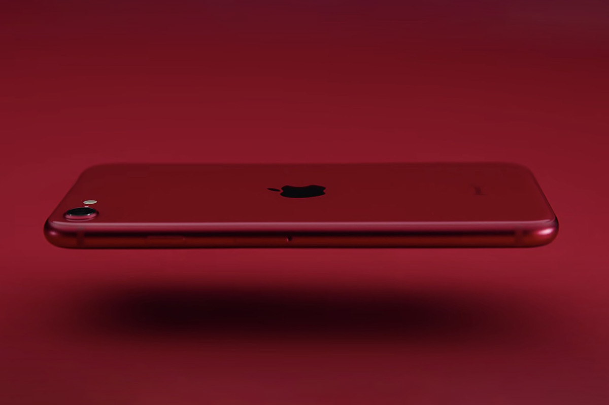 iPhone SE A15 čip srovná s nejvýkonnějšími telefony na trhu, včetně iPhonu 13