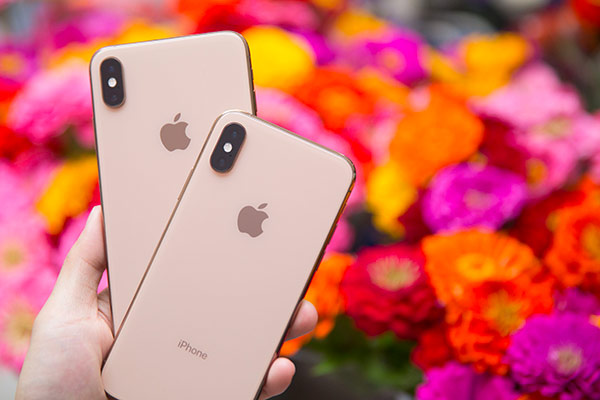 iPhone XS Plus jako nástupce současných iPhonů? OLED displeje tu jsou